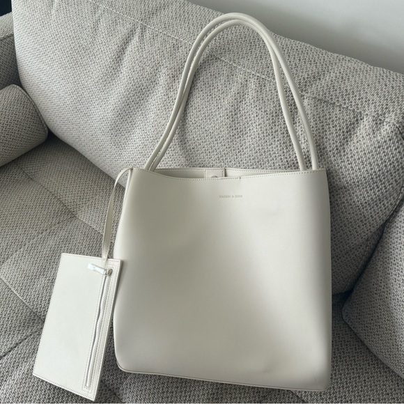 COPY - COPY - Charles and Keith leia tote bag- BRAND NEW WITH TAGS - Picture 6 of 11